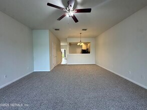 7034 Roundleaf Dr in Jacksonville, FL - Building Photo - Building Photo
