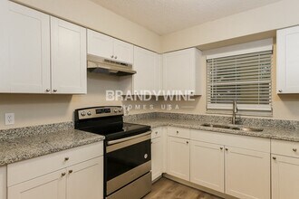 1603 1st St SE in Ruskin, FL - Foto de edificio - Building Photo