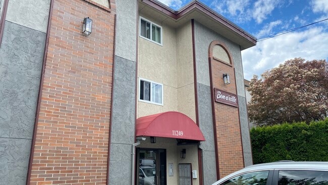 11249 Greenwood Ave N, Unit #4 in Seattle, WA - Building Photo - Building Photo