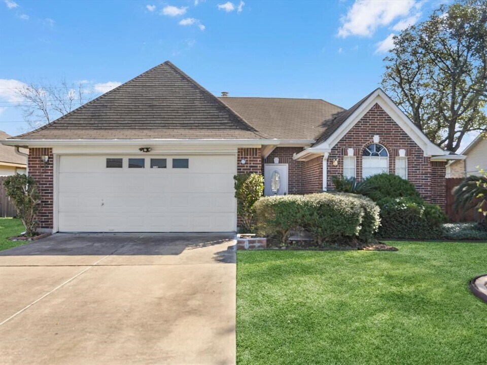 3807 Addicks Clodine Rd in Houston, TX - Building Photo