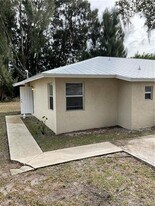 402 S 14th St in Fort Pierce, FL - Building Photo