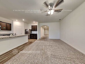 135 Magnolia Dr in Sanger, TX - Foto de edificio - Building Photo