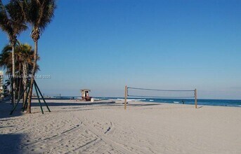 2130 Van Buren St in Hollywood, FL - Building Photo - Building Photo