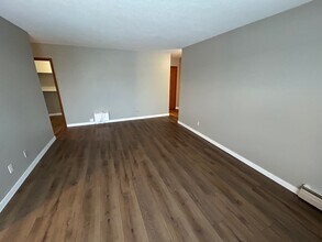 443-443 Lorne St N in Regina, SK - Building Photo - Building Photo