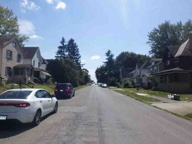 647 Spruce Ave in Sharon, PA - Building Photo - Building Photo