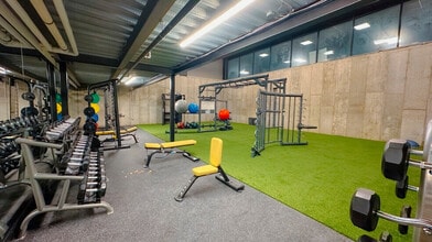 201 Newark Pompton Turnpike in Little Falls, NJ - Building Photo - Building Photo