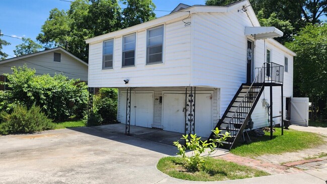 property at 202-204 S Zetterower Ave