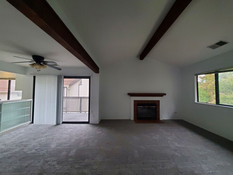 1755 Novato Blvd in Novato, CA - Building Photo