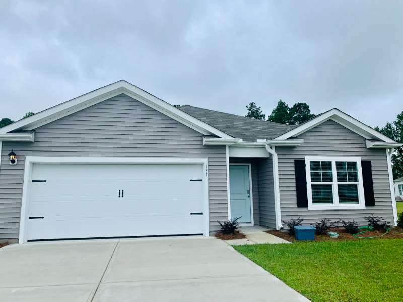 137 Cassidy Ln in Surf City, NC - Building Photo