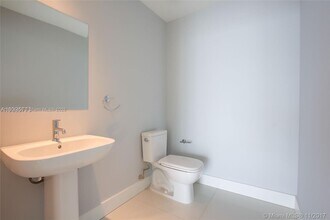 2900 NE 7th Ave, Unit 1404 in Miami, FL - Building Photo - Building Photo