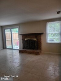 2863 Seminole Rd, Unit 2102 in Woodbridge, VA - Building Photo - Building Photo