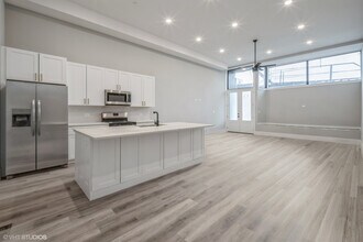 639 W 18th St in Chicago, IL - Building Photo - Building Photo