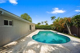 10501 SW 53rd St, Unit 3 in Miami, FL - Building Photo