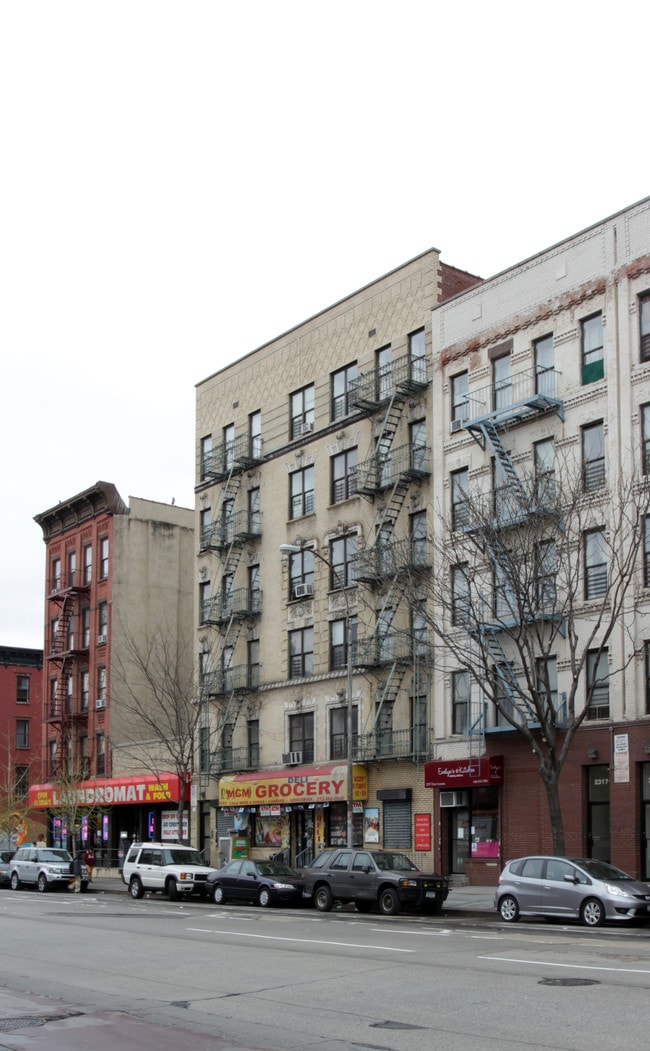 2301 1st Ave in New York, NY - Foto de edificio - Building Photo