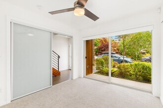 3015C 60th Ave SW in Seattle, WA - Building Photo - Building Photo