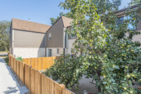 Willowdale Place in Edmonton, AB - Building Photo - Building Photo