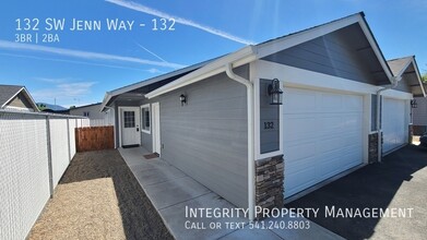 132 SW Jenn Way in Grants Pass, OR - Building Photo - Building Photo