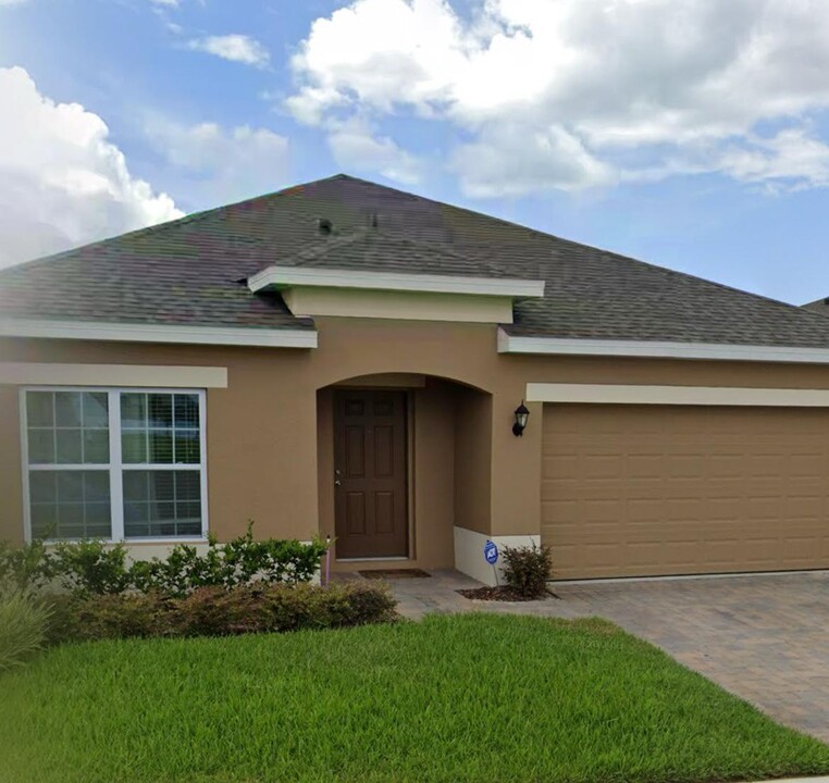 429 Ogelthorpe Dr in Davenport, FL - Building Photo