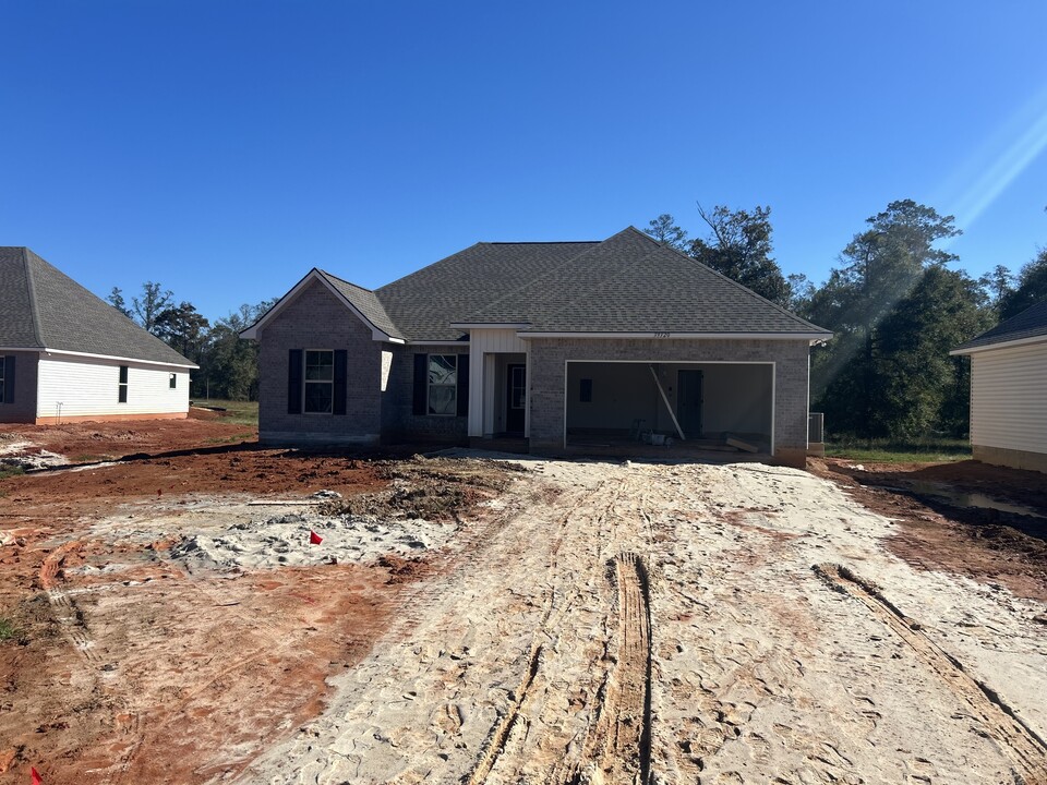 39320 N Pass Cir in Ponchatoula, LA - Building Photo