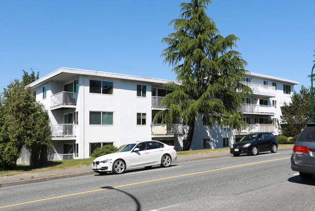 Fairview Court Apartments in Vancouver, BC - Building Photo - Building Photo