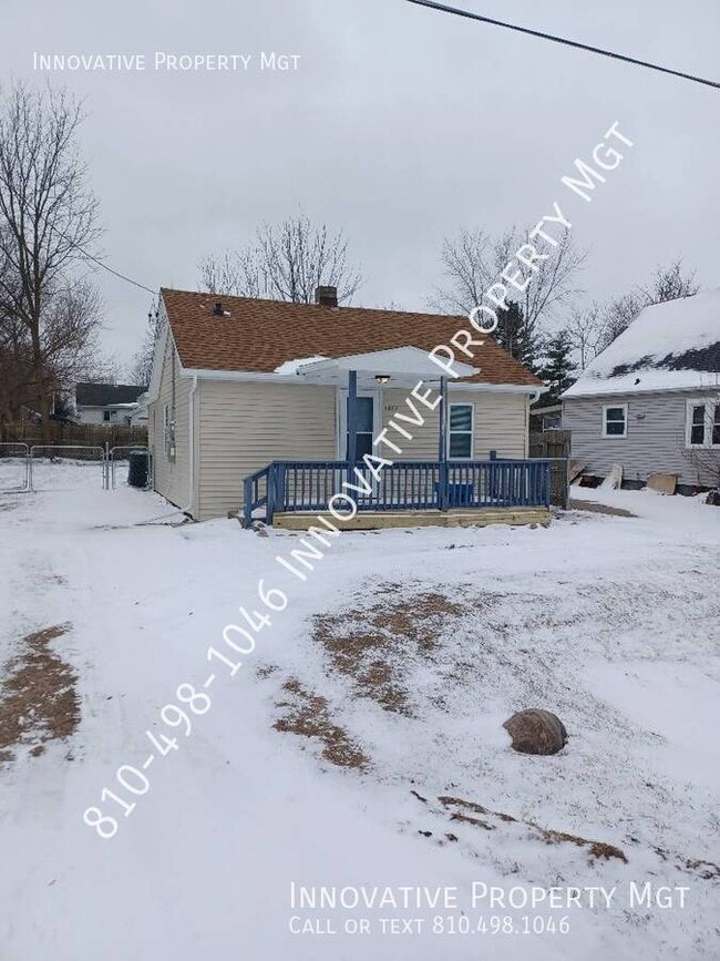 property at 1077 W Bergin Ave
