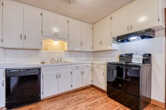 510 Meadow Park Dr in Norman, OK - Foto de edificio - Building Photo