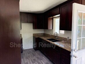 10535 Orchard St in Bloomington, CA - Building Photo - Building Photo