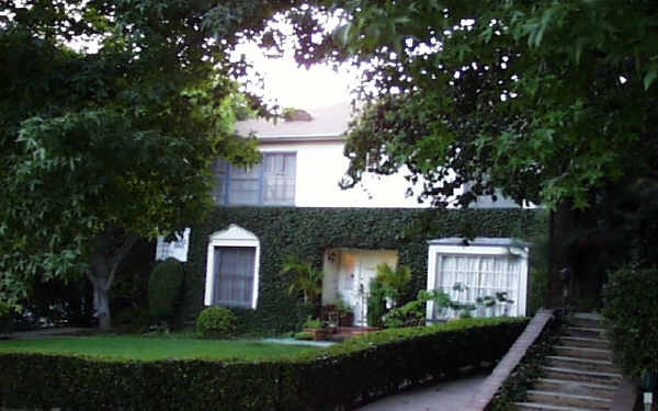 1011-1019 Carol Dr in Los Angeles, CA - Building Photo - Building Photo