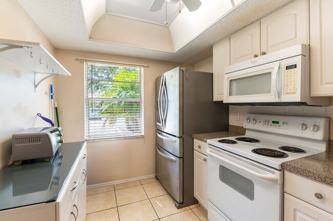2624 Woodgate Ln in Sarasota, FL - Building Photo - Building Photo