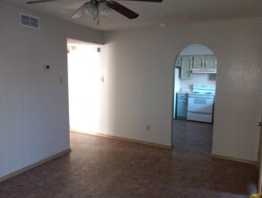 4403 N Stone Ave, Unit 1 in Laredo, TX - Building Photo - Building Photo