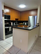 4710 NW 102nd Ave in Doral, FL - Foto de edificio - Building Photo