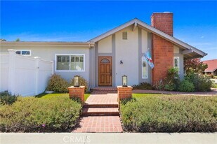 22892 Plainview Cir in Lake Forest, CA - Building Photo