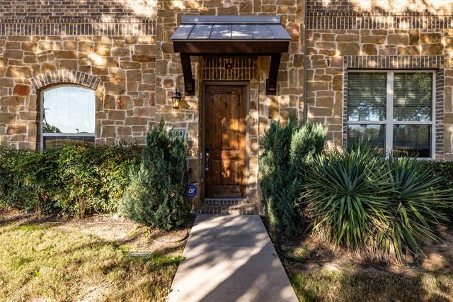 583 W Royal Ln in Irving, TX - Foto de edificio - Building Photo