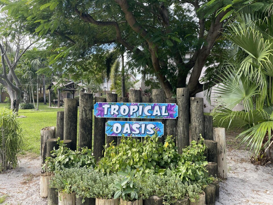 221 SE 1st Ave in Boynton Beach, FL - Building Photo