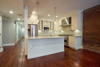 123 St Botolph St in Boston, MA - Building Photo - Building Photo