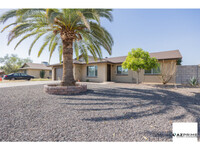 2741 W Acoma Dr in Phoenix, AZ - Foto de edificio - Building Photo