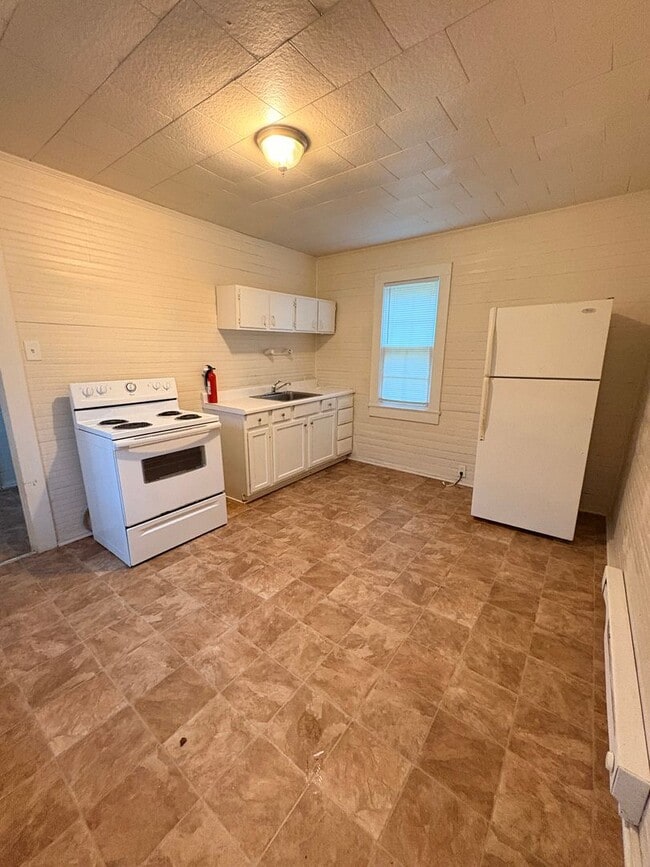 1024 W 13th St in Winston-Salem, NC - Building Photo - Building Photo