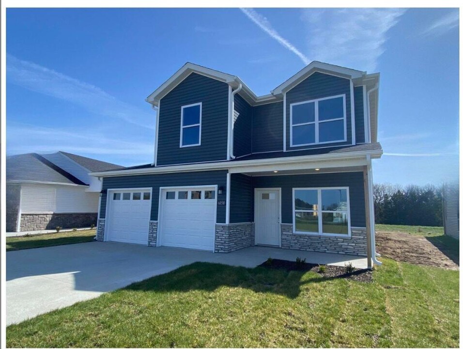 6050 S Hummingbird Ln in Columbia, MO - Foto de edificio