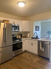 270 E 400 N, Unit A in Bountiful, UT - Building Photo - Building Photo