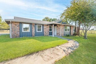 124 La Vega Trail in Weatherford, TX - Building Photo