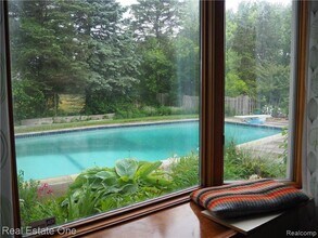 5837 Folkstone Dr in Troy, MI - Building Photo - Building Photo