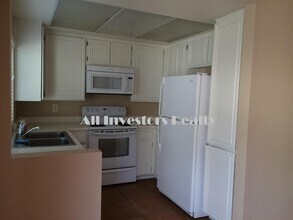192 Cerco Rosado in San Marcos, CA - Building Photo - Building Photo