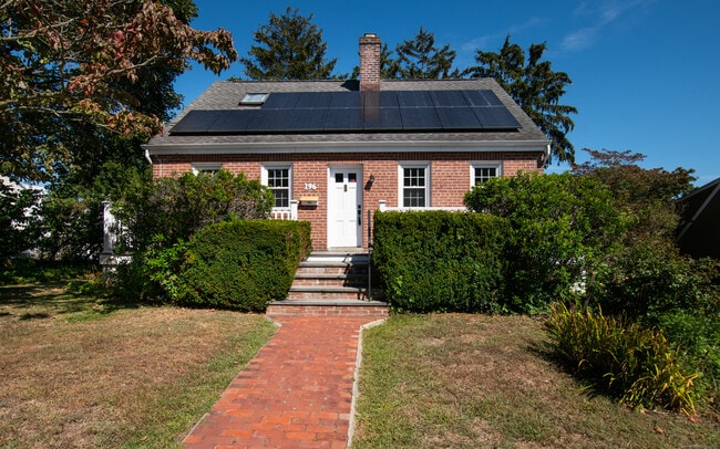 property at 196 Woodrow Ave