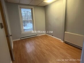 439 Fourth St. Apt. in Old Town, ME - Foto de edificio - Building Photo