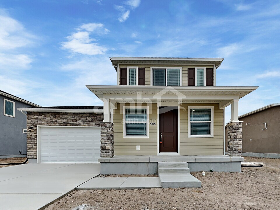 3321 S 2580 W in Syracuse, UT - Building Photo