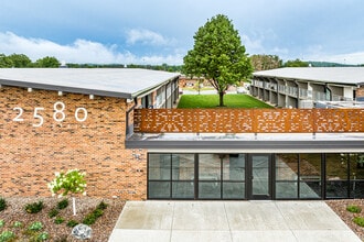 The Howard Apartments in Eau Claire, WI - Foto de edificio - Building Photo