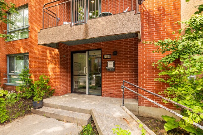 2159 Cartier Rue in Montréal, QC - Building Photo - Building Photo