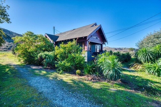 1926 Pescadero Creek Rd in Pescadero, CA - Foto de edificio - Building Photo