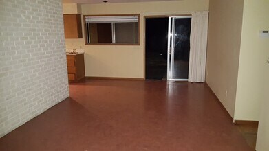 9514 SW Capitol Hwy in Portland, OR - Foto de edificio - Building Photo