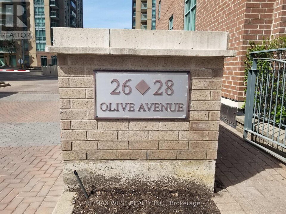 28 Olive Ave in Toronto, ON - Building Photo